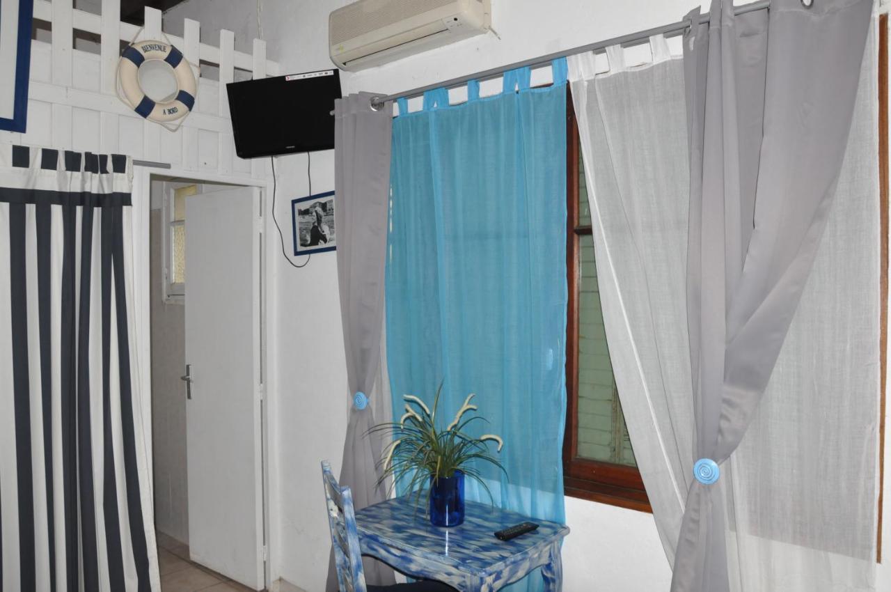 Hotel Les Mimosas Bormes-les-Mimosas Bagian luar foto