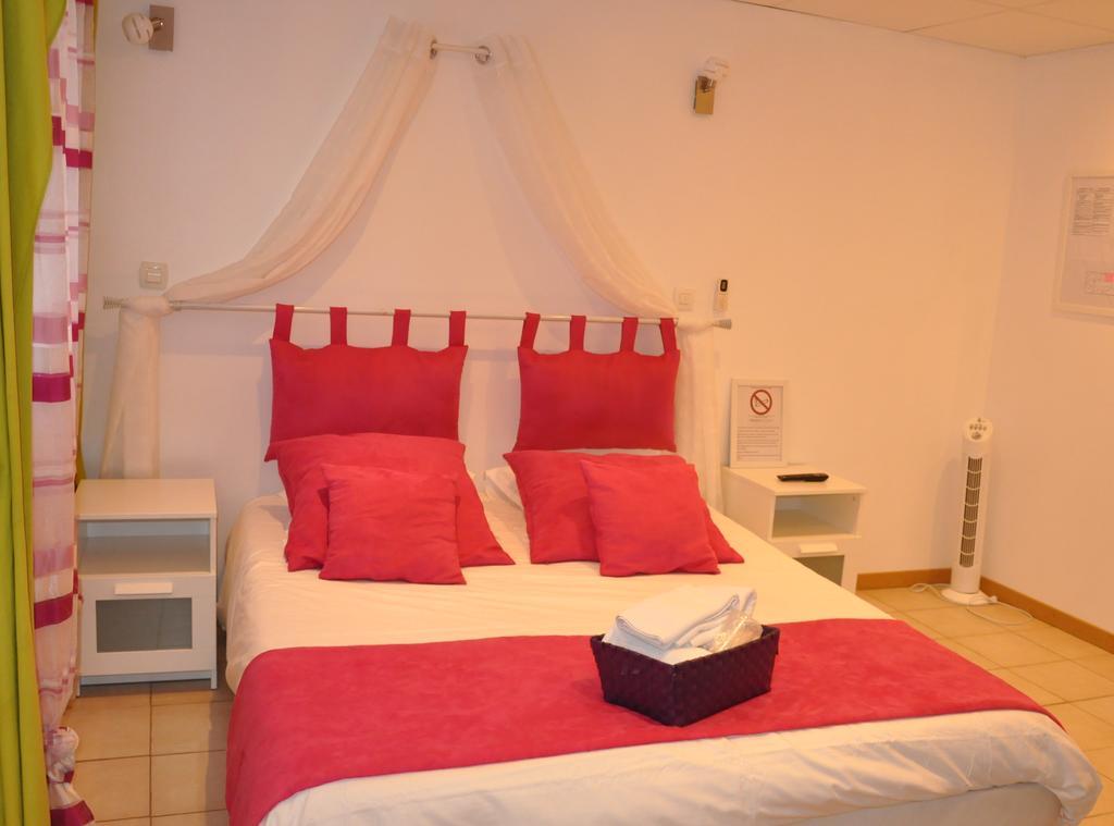 Hotel Les Mimosas Bormes-les-Mimosas Ruang foto