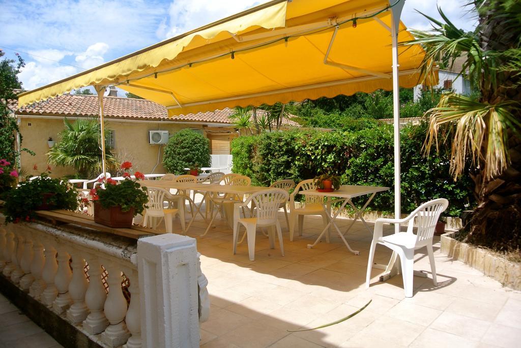 Hotel Les Mimosas Bormes-les-Mimosas Bagian luar foto