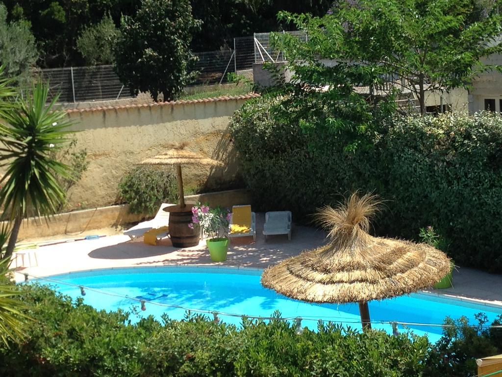 Hotel Les Mimosas Bormes-les-Mimosas Bagian luar foto